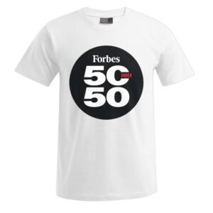 Das „50 under 50“-Unisex-T-Shirt ist ein weißes T-Shirt mit einem auffälligen schwarzen Kreis auf der Vorderseite, auf dem der Schriftzug „Forbes 50 UNDER 50“ in weißen und roten Buchstaben groß gedruckt ist.