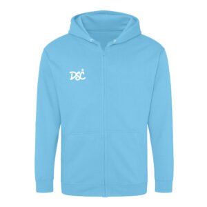 Der DSC Zip-Hoodie im Tagging-Stil ist ein hellblauer Kapuzenpullover mit Reißverschluss, der über eine Vordertasche, eine Kapuze mit Kordelzug und lange Ärmel verfügt. Er ist mit einem weißen DSC-Logo mit Stern über der linken Brust versehen.